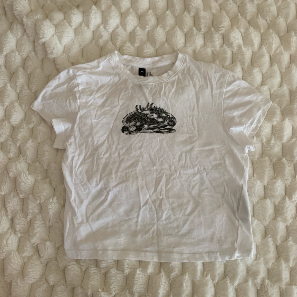 White Graphic Crop T-Shirt